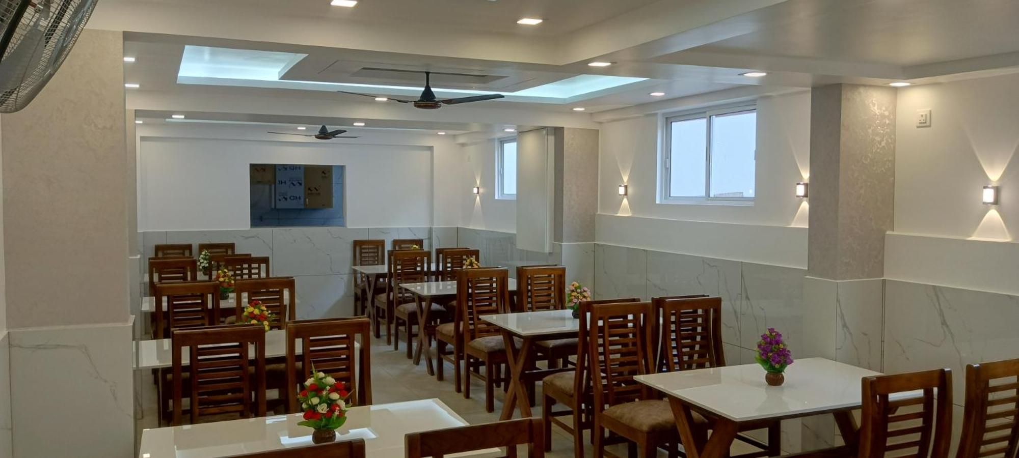 Cochin Airport Hotel Коччи Экстерьер фото