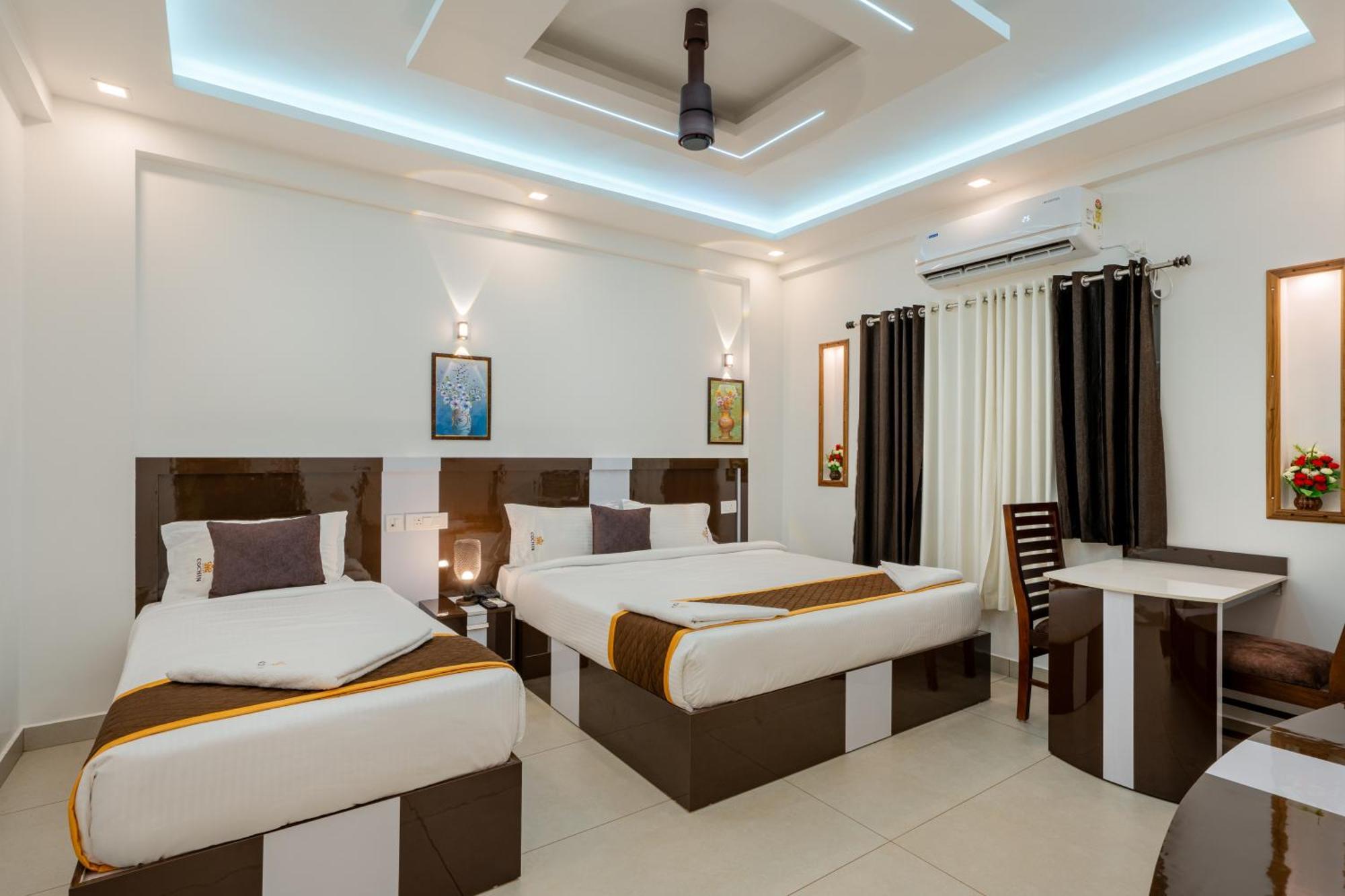 Cochin Airport Hotel Коччи Экстерьер фото