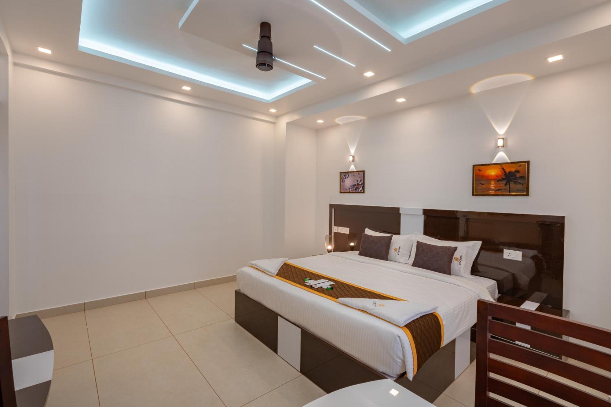 Cochin Airport Hotel Коччи Экстерьер фото
