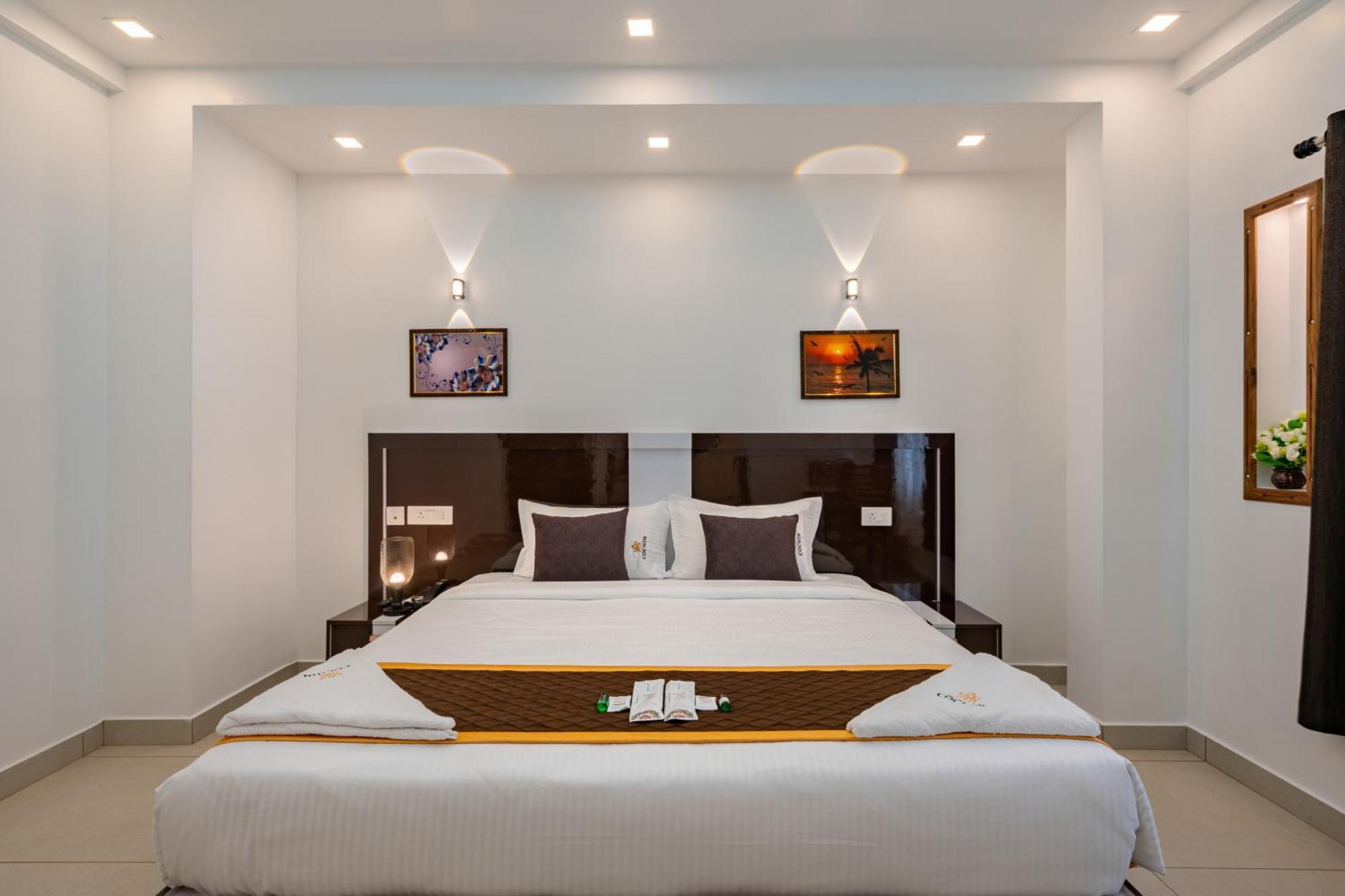 Cochin Airport Hotel Коччи Экстерьер фото