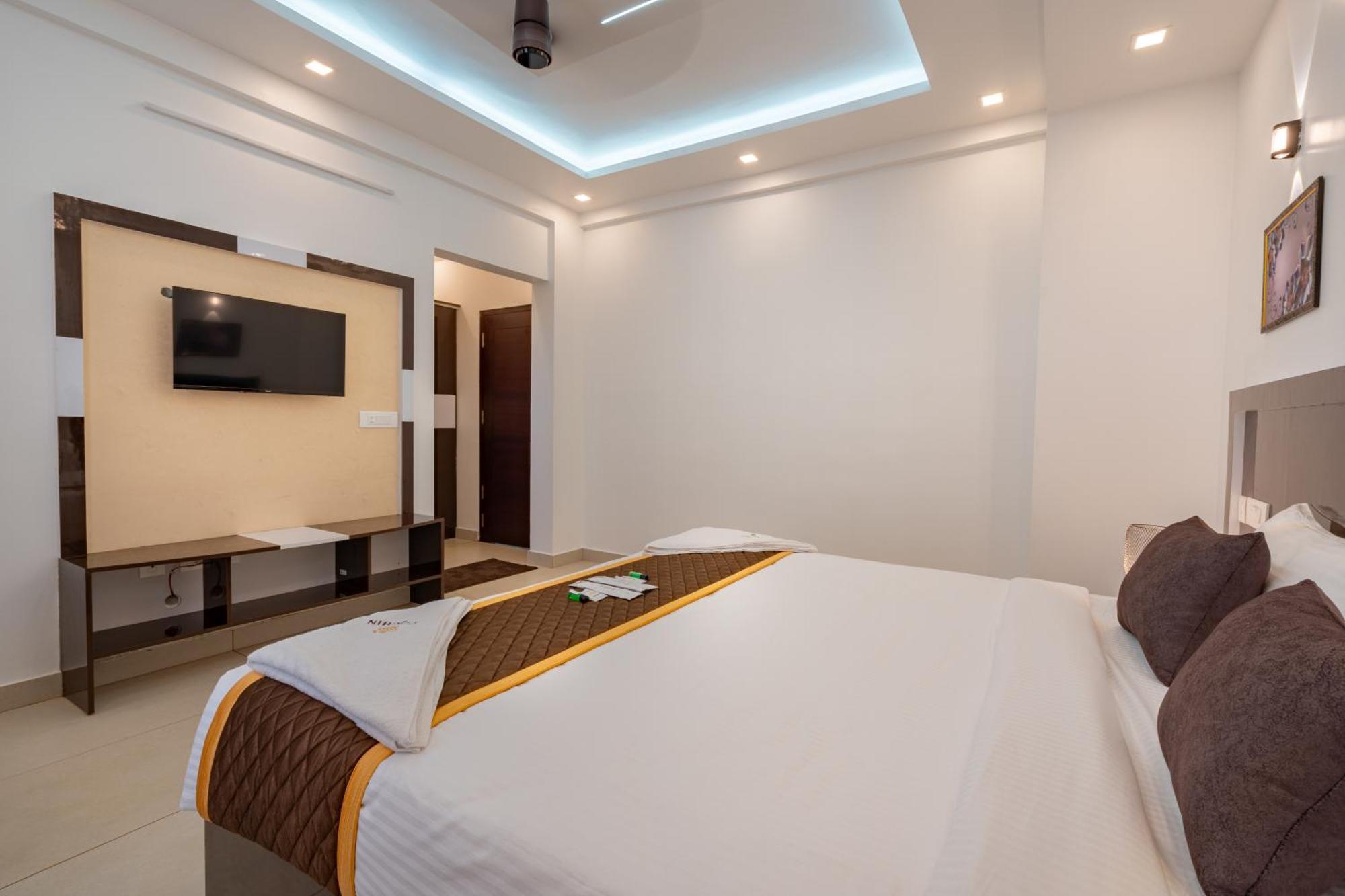 Cochin Airport Hotel Коччи Экстерьер фото