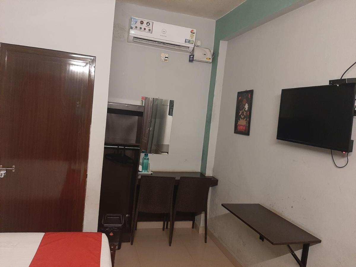 Cochin Airport Hotel Коччи Экстерьер фото